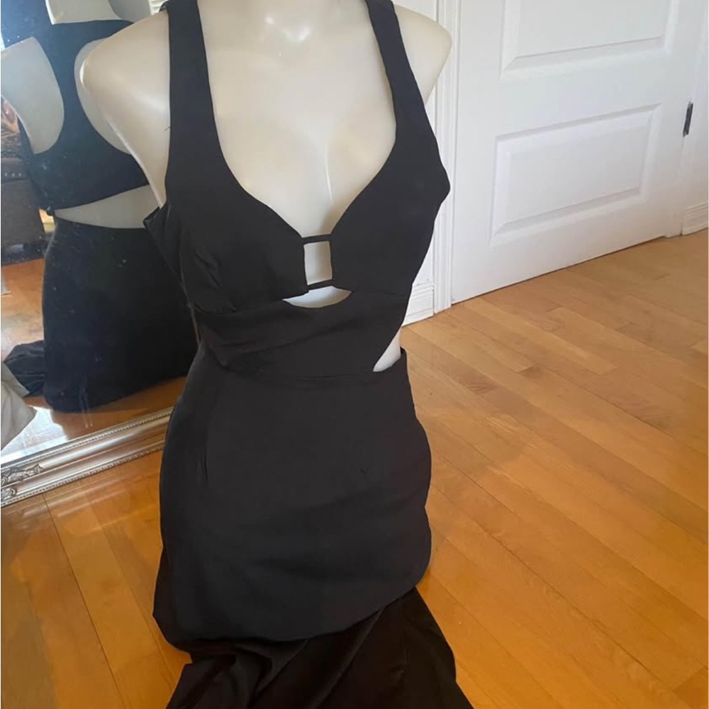 Black Women's Cutout Maxi Evening Dress - Sleek Cocktail Style NastyGal